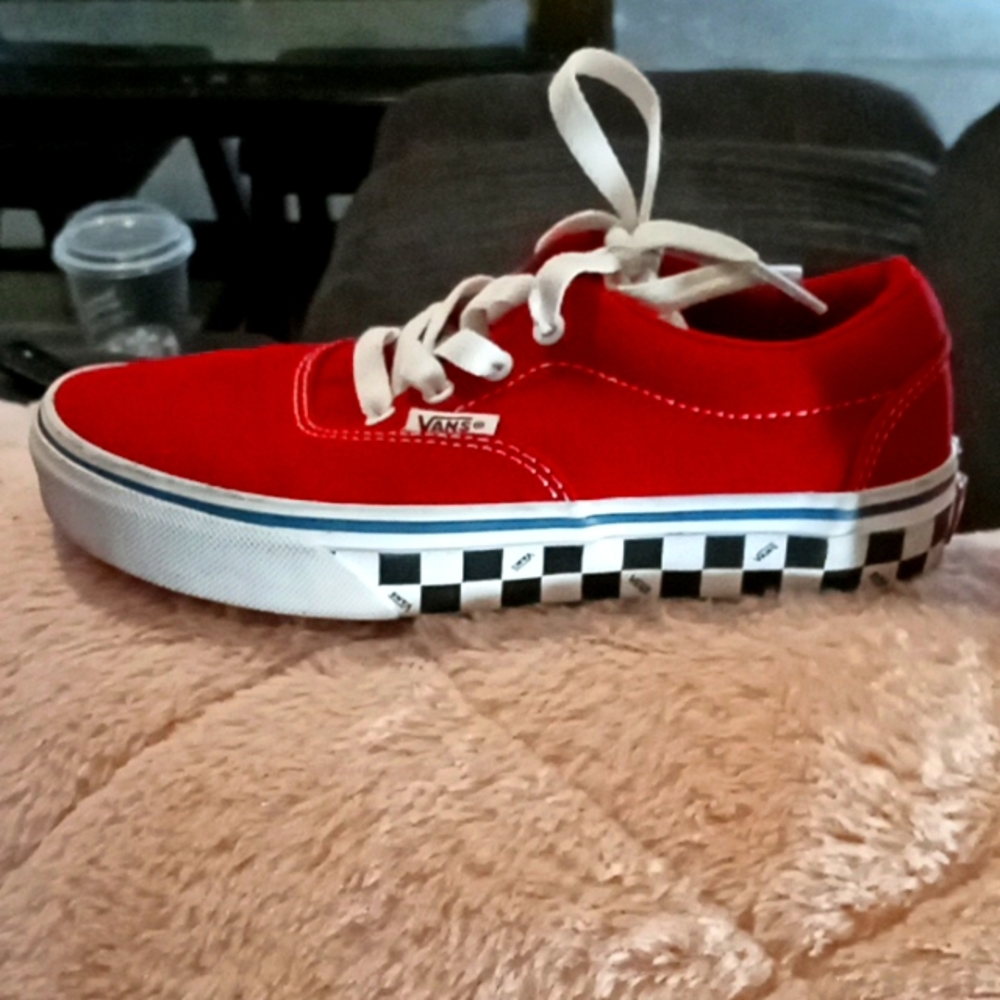 RED VAN'S - Picture 3 of 5